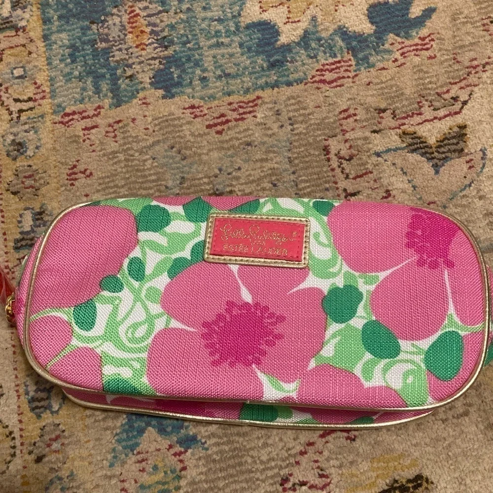 Lilly Pulitzer Estée Lauder Pink And Green Floral Makeup Zipper Bag